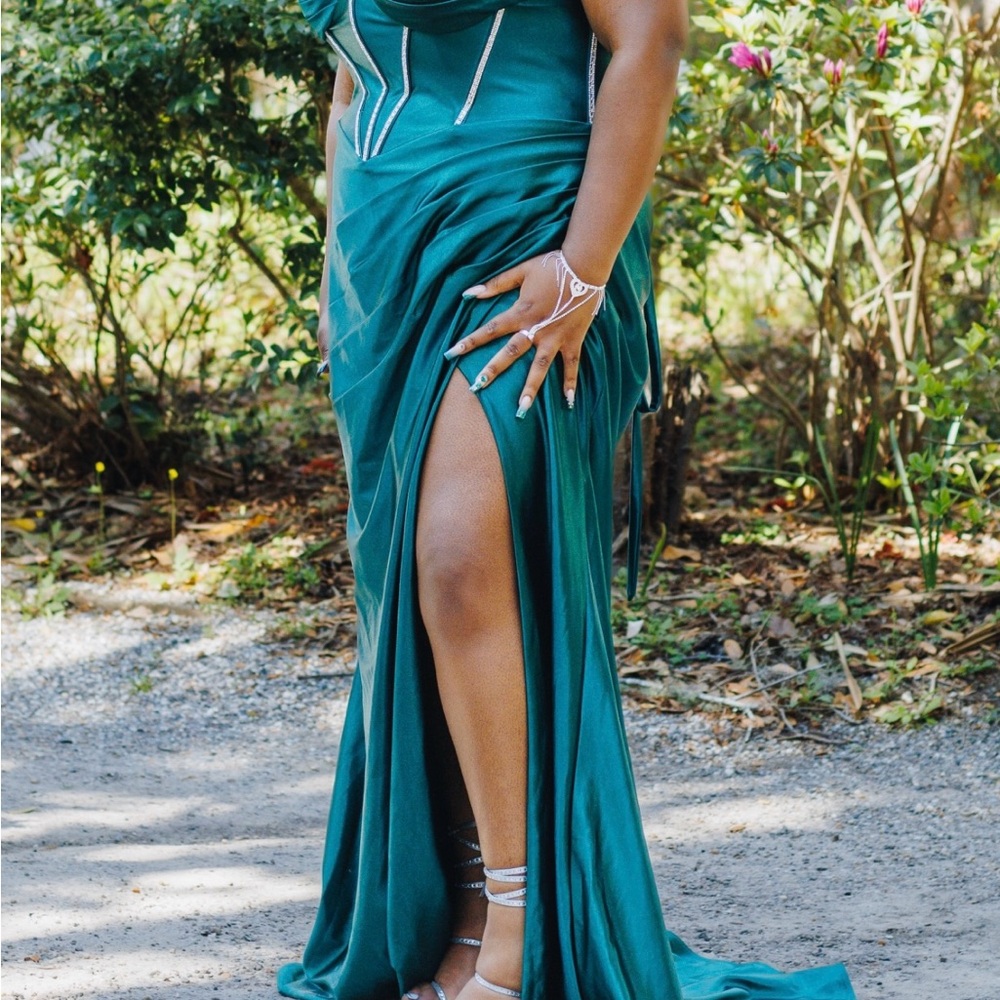Emerald Green Diamond Beaded Mermaid Strapless Long Dress with Slit